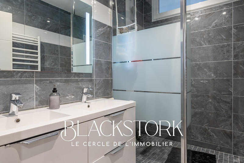 Appartement - 93 m² - 5 pièces