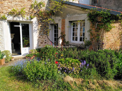 Maison - 233 m² - 11 pièces