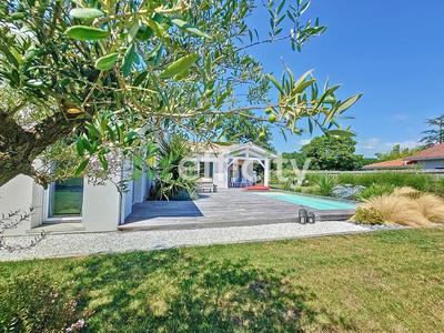 Maison - 110 m² - 4 pièces