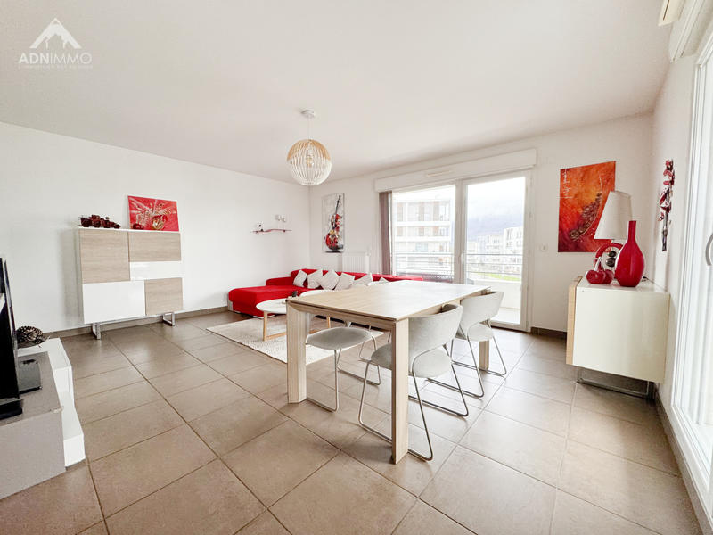 Appartement - 77 m² - 3 pièces