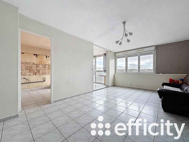 Appartement - 85 m² - 5 pièces