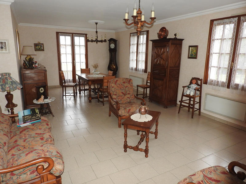 Maison - 199 m² - 8 pièces