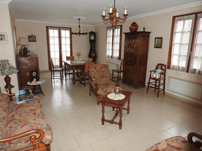 Maison - 199 m² - 8 pièces