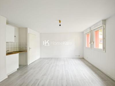 Studio - 30 m² - 1 pièce