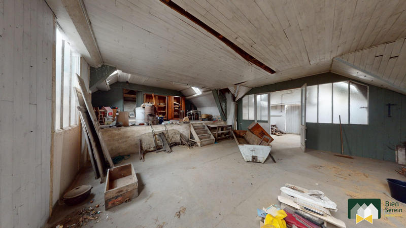 Maison - 247 m² - 8 pièces