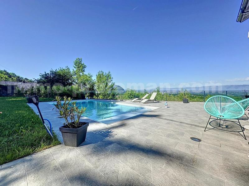 Maison - 280 m² - 8 pièces