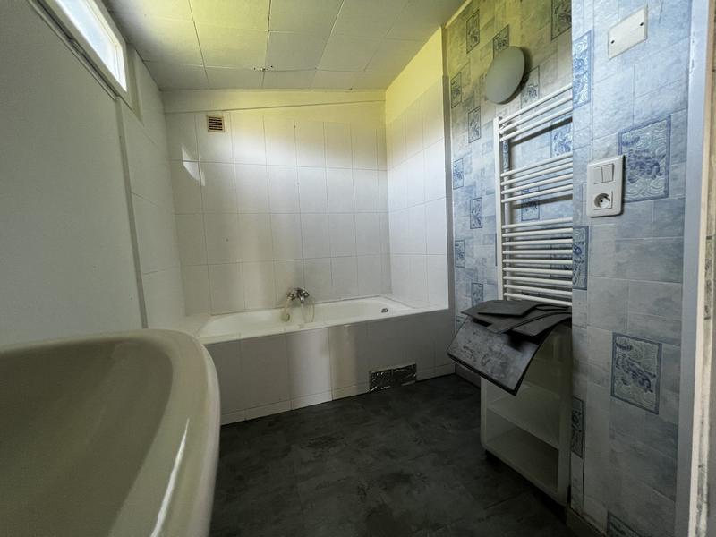 Maison - 303 m² - 11 pièces