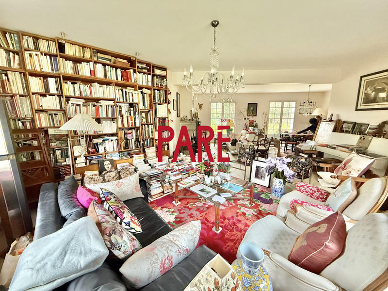 Maison - 205 m² - 6 pièces