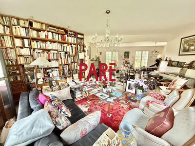 Maison - 205 m² - 6 pièces