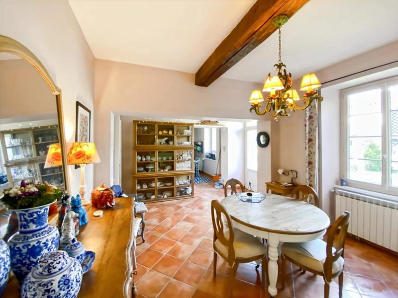 Maison de maîtres - 200 m² - 8 pièces