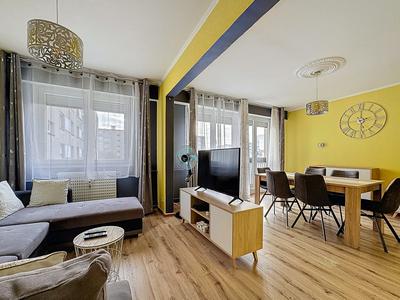 Appartement - 90 m² - 4 pièces