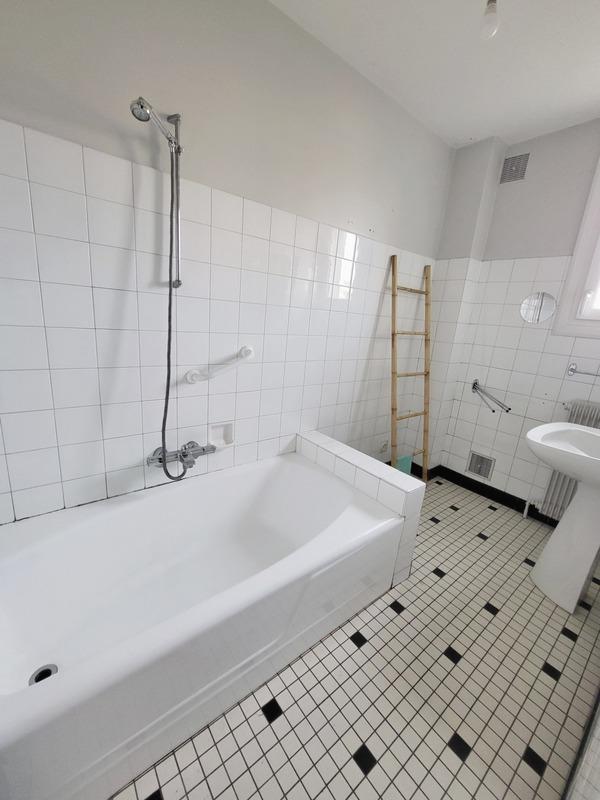 Maison - 138 m² - 9 pièces