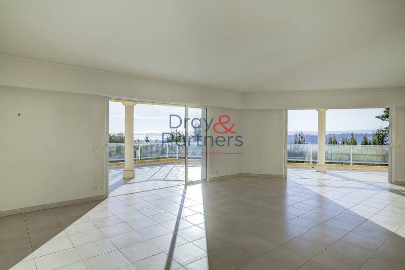 Villa - 305 m² - 7 pièces