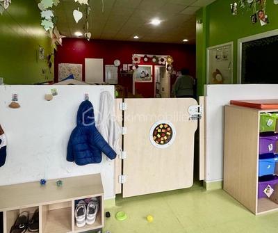 Local commercial - 210 m² - 6 pièces