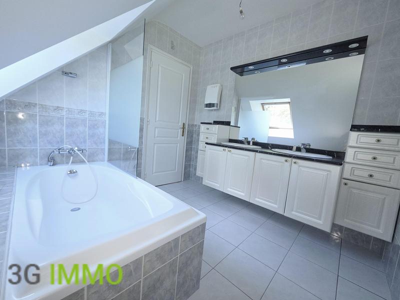 Maison - 125 m² - 7 pièces