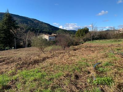 Terrain constructible - 1 207 m²