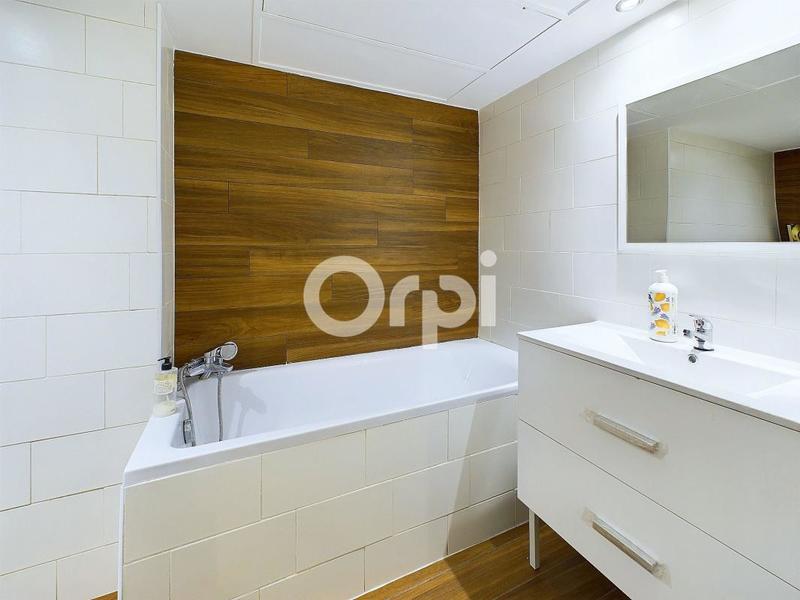 Loft - 84 m² - 3 pièces