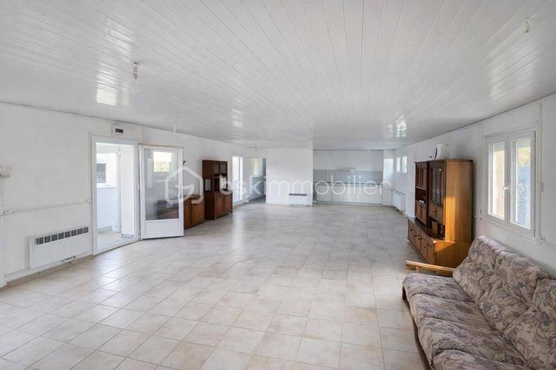 Propriété - 320 m² - 10 pièces