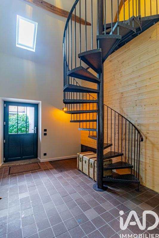 Maison - 233 m² - 7 pièces