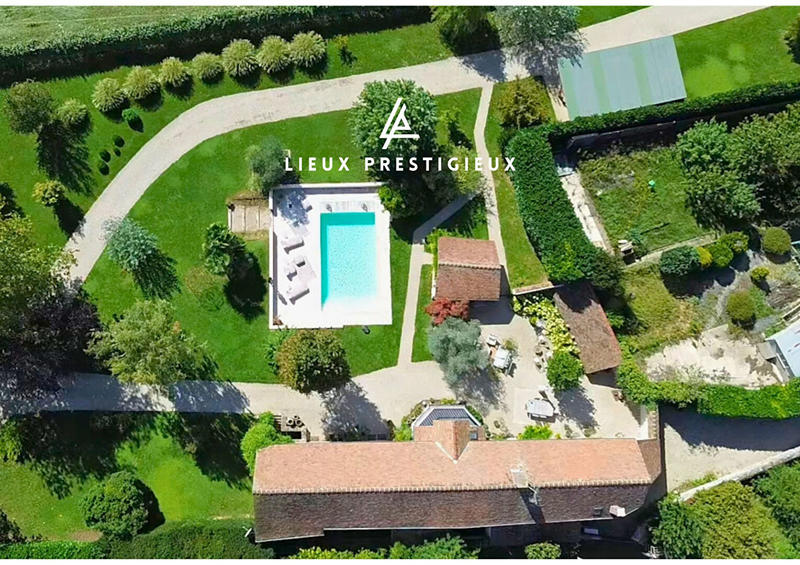 Demeure - 255 m² - 10 pièces