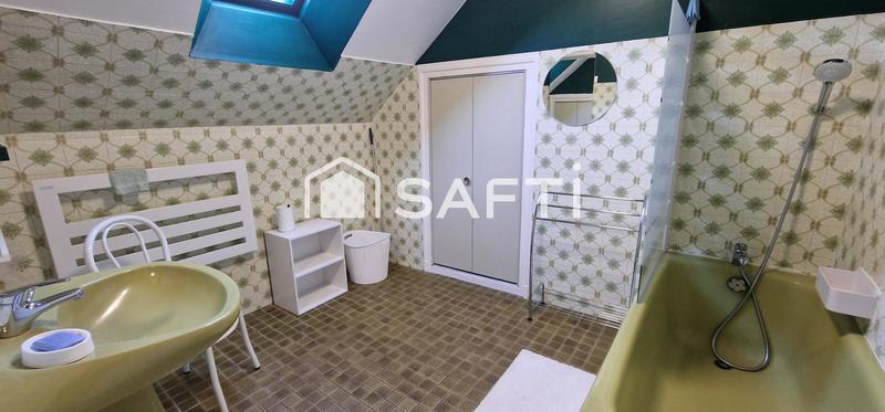 Maison - 215 m² - 11 pièces