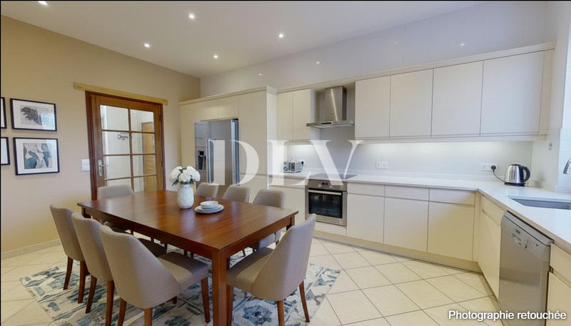 Maison - 168 m² - 7 pièces