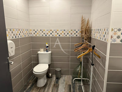 Local commercial - 100 m² - 1 pièce