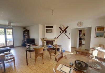 Villa - 80 m² - 4 pièces