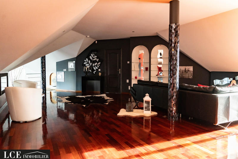 Villa - 570 m² - 10 pièces