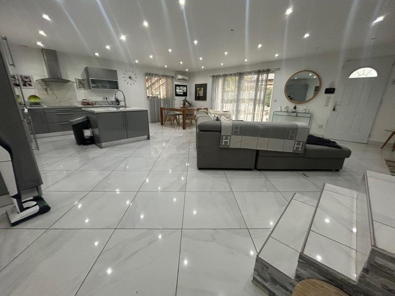 Maison - 226 m² - 7 pièces