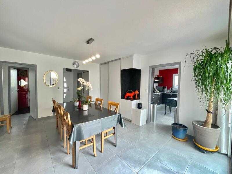 Maison - 143 m² - 7 pièces