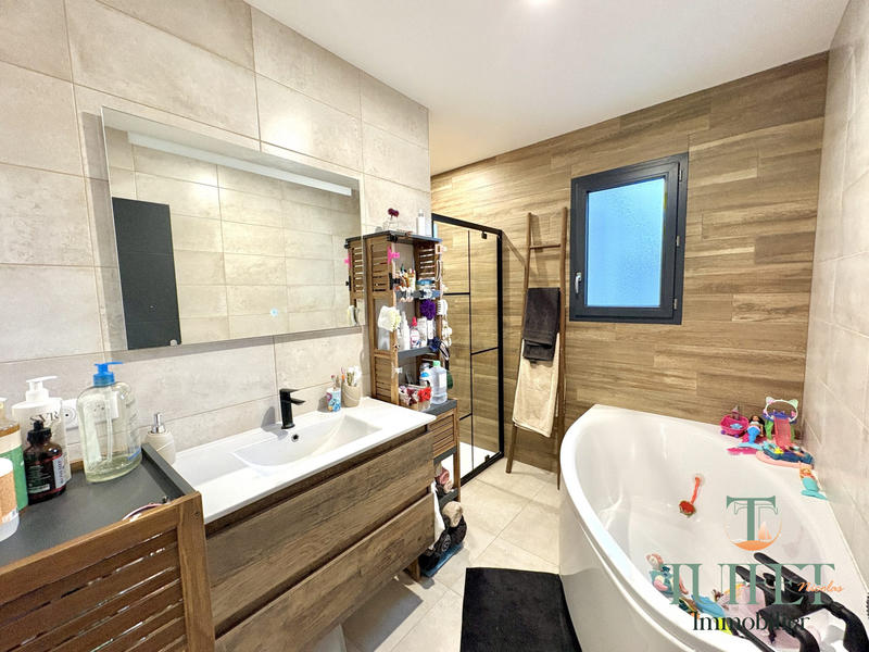 Maison - 93 m² - 4 pièces