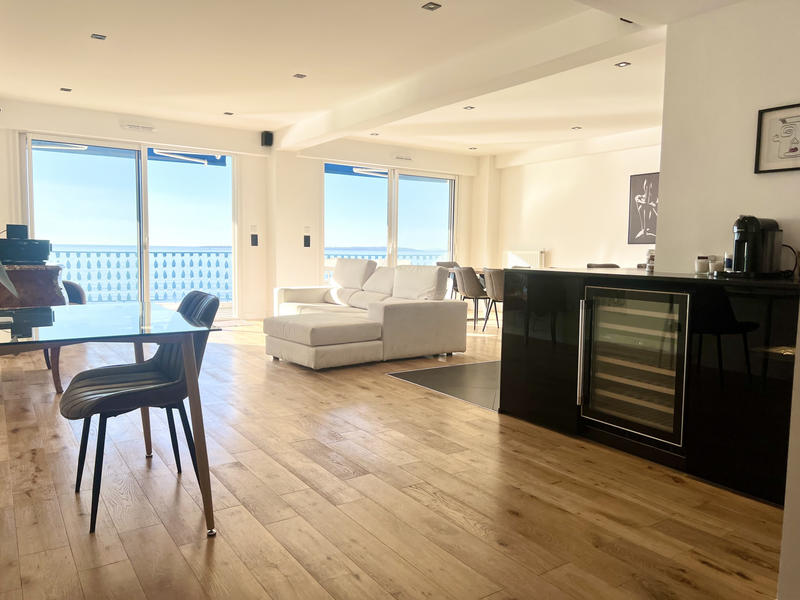 Appartement - 180 m² - 6 pièces