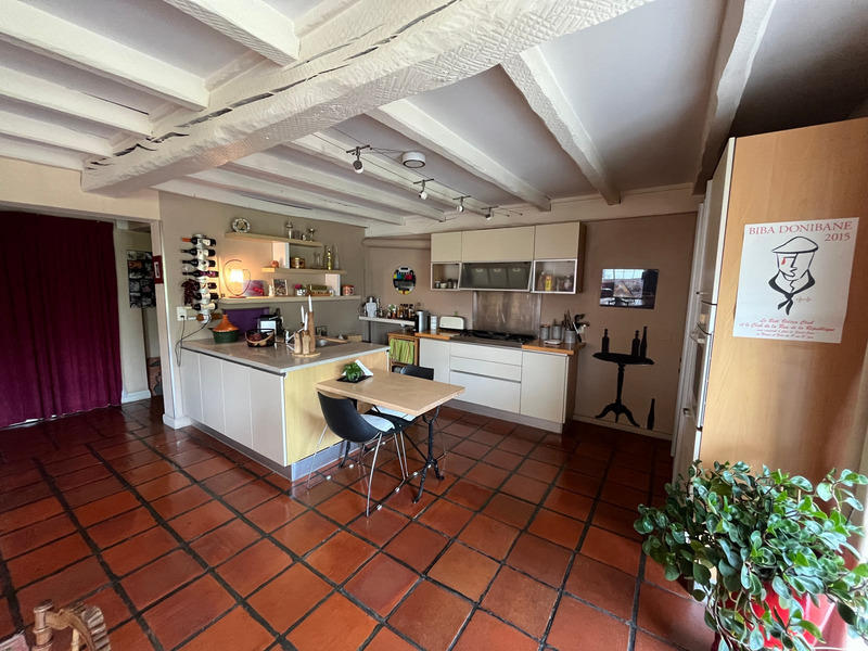 Appartement ancien - 89 m² - 3 pièces