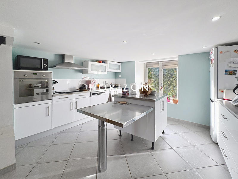 Appartement - 84 m² - 2 pièces