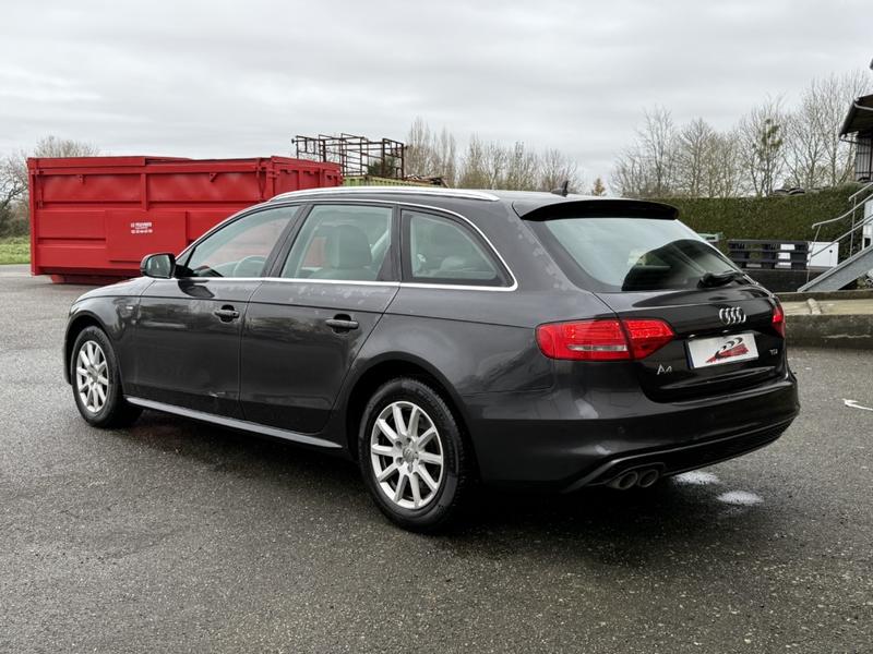 Audi A4 Avant 2.0 Tdi 143ch s line Bvm6