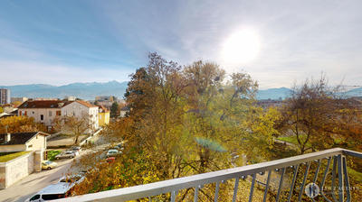 Appartement - 65 m² - 4 pièces