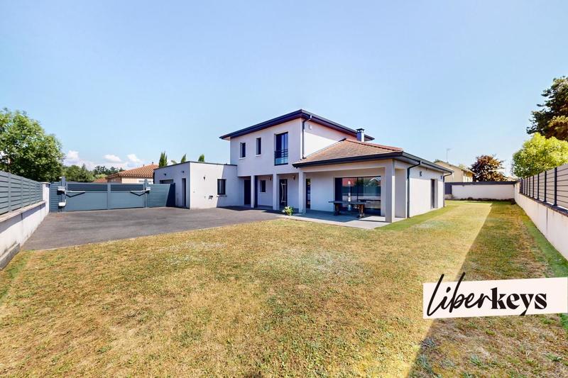 Maison d'architecte - 214 m² - 5 pièces