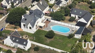 Maison - 216 m² - 7 pièces