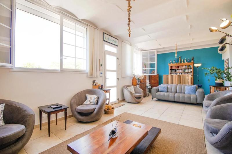 Maison - 179 m² - 8 pièces