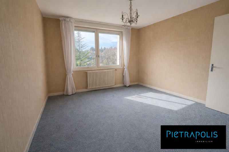 Maison - 235 m² - 7 pièces