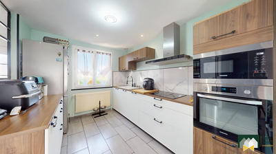 Maison - 93 m² - 5 pièces