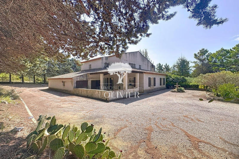 Villa - 266 m² - 9 pièces