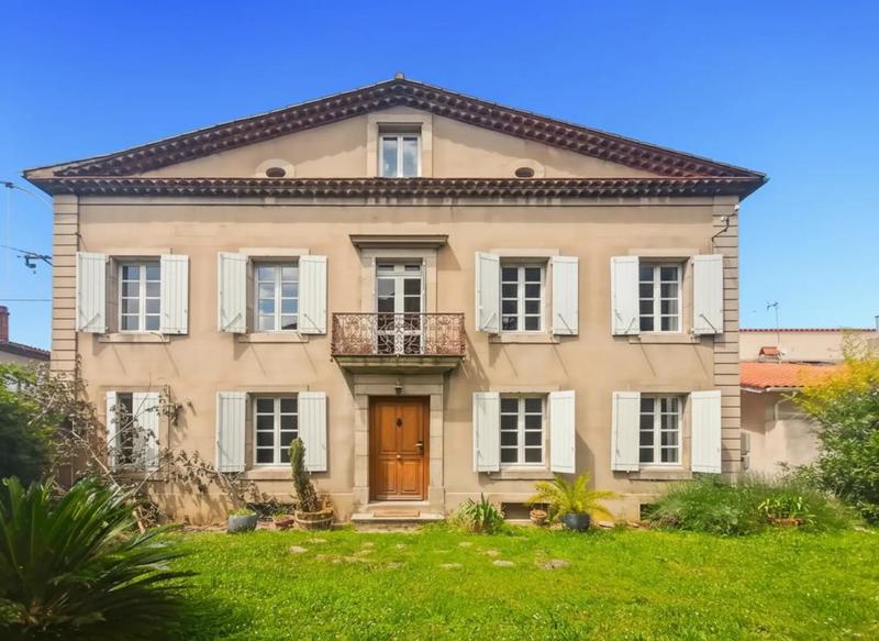 Maison - 320 m² - 10 pièces