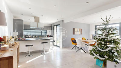 Maison - 125 m² - 5 pièces