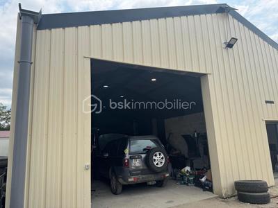 Local d'activité / Entrepôt - 900 m² - 3 pièces