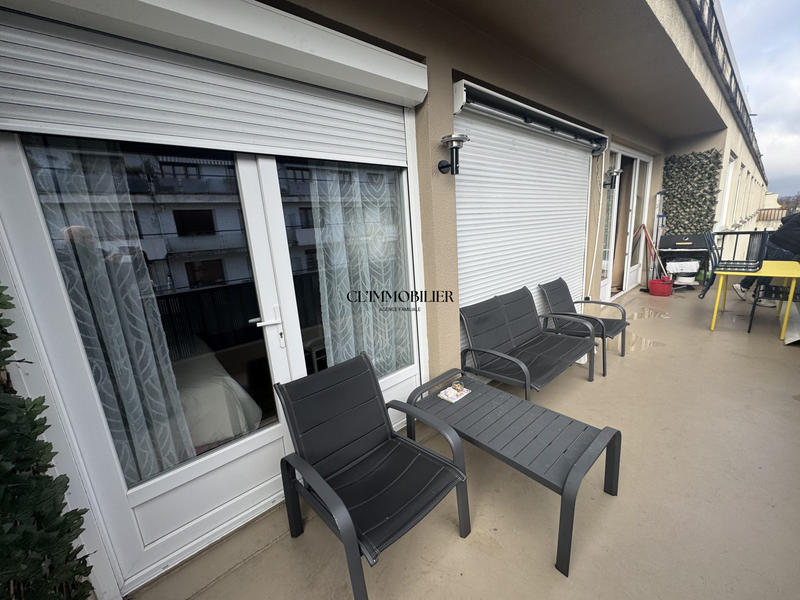 Appartement - 90 m² - 3 pièces