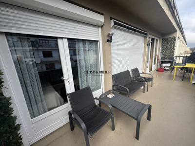 Appartement - 90 m² - 3 pièces