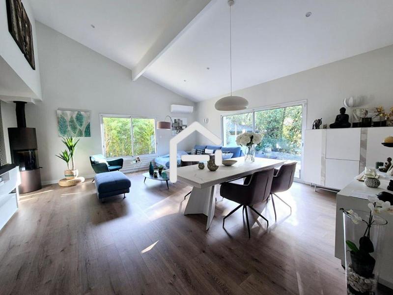 Maison - 170 m² - 6 pièces