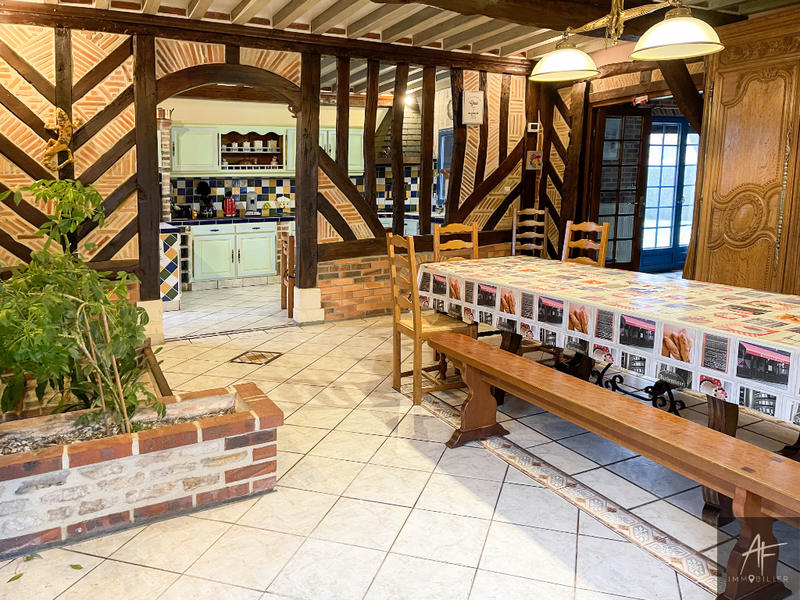 Maison - 210 m² - 8 pièces